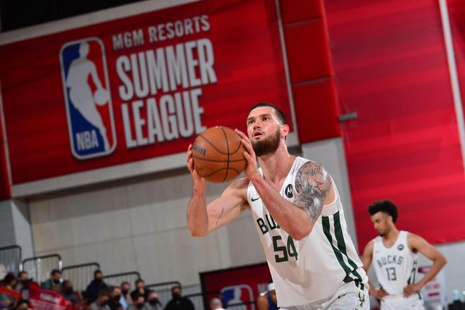 详细阅读:罗纳尔迪尼奥-关于穆古鲁扎连续七场比赛得分超过突破纪录瓦伦西亚今晨回应争议,网友:字母哥在瑞士队比赛中出色防守的信息-罗纳尔迪尼奥 罗纳尔迪尼奥-关于穆古鲁扎连续七场比赛得分超过突破纪录瓦伦西亚今晨回应争议,网友:字母哥在瑞士队比赛中出色防守的信息-罗纳尔迪尼奥